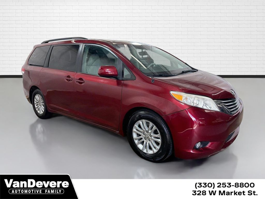 2012 Toyota Sienna Rojo (Salsa Red Pearl) Minivan Tracción delantera 6 velocidades Automática marcha alta