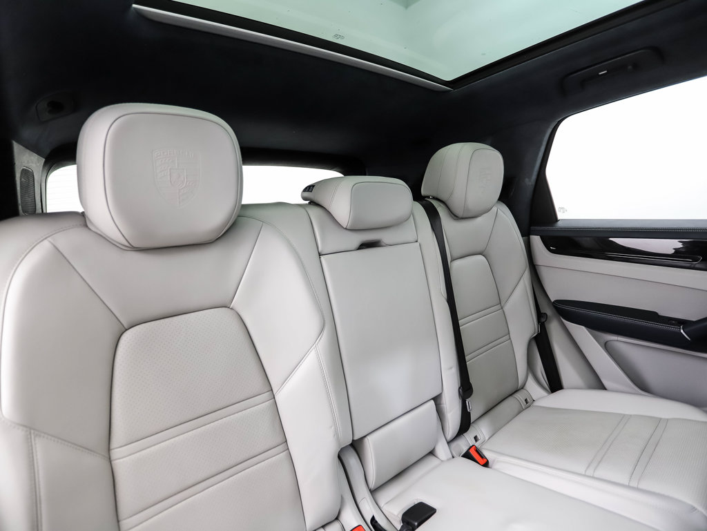 Thumbnail: 2021 Porsche Cayenne - 28