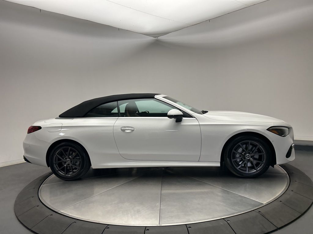 Thumbnail: 2026 Mercedes-Benz CLE - 8