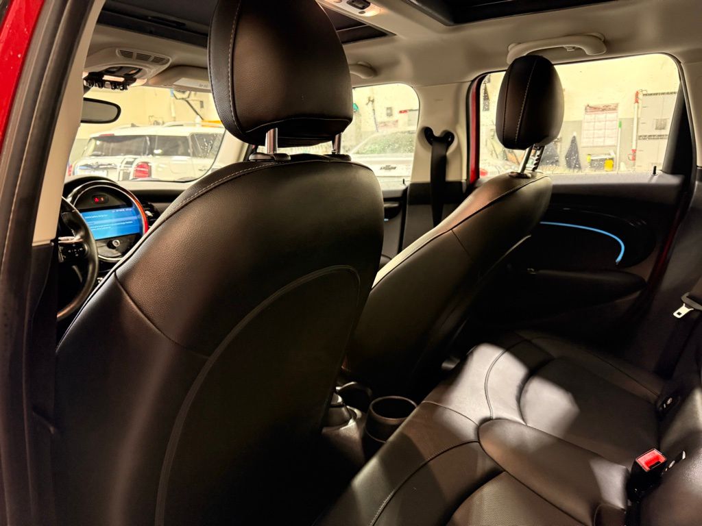 Thumbnail: 2022 MINI Cooper - 21