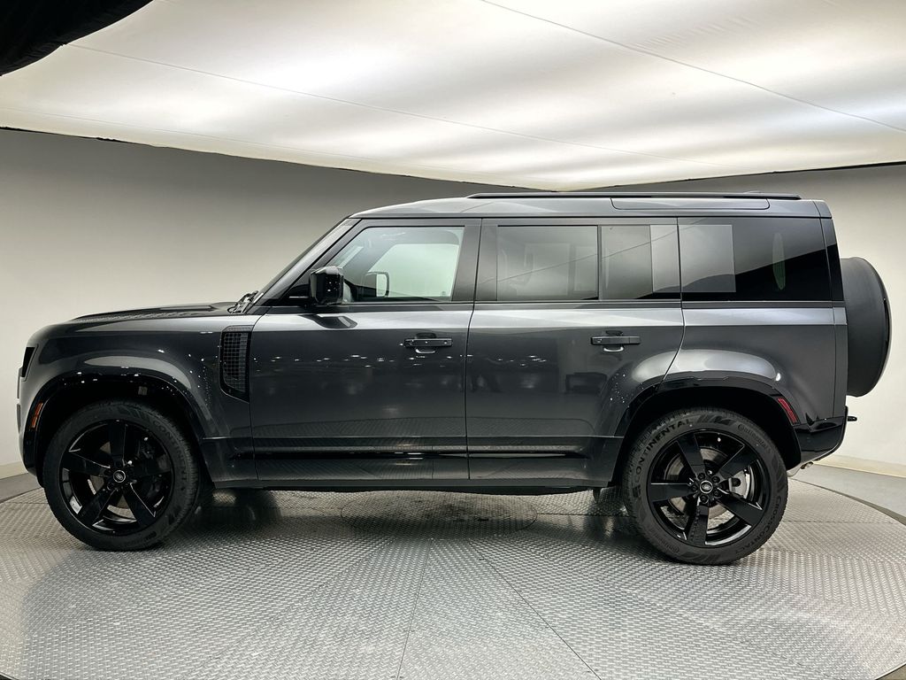 2025 Land Rover Defender 110 2