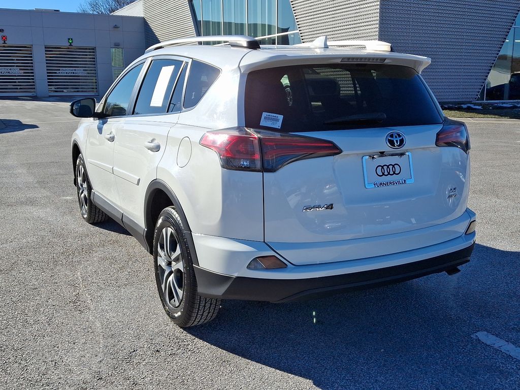 2016 Toyota RAV4 LE 4