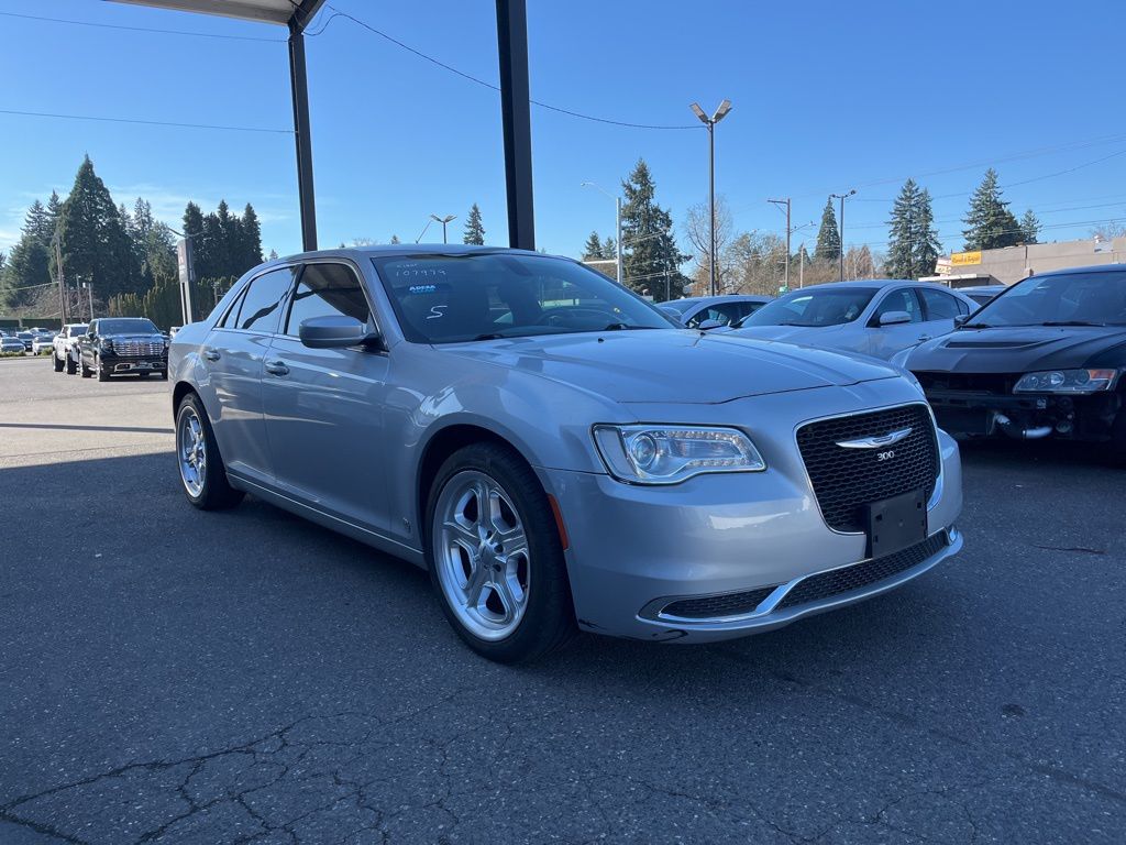 2019 Chrysler 300 Touring RWD