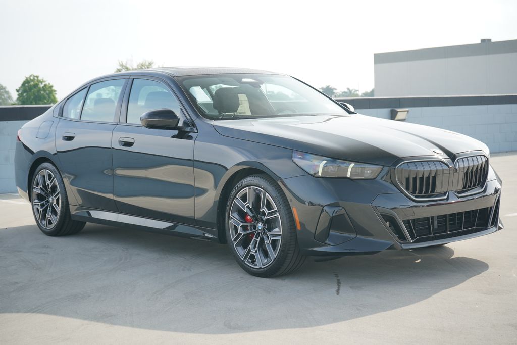 Thumbnail: 2026 BMW 5 Series - 3