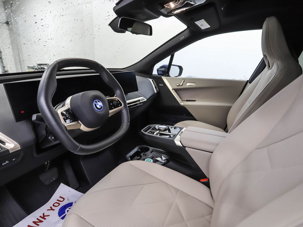 Thumbnail: 2025 BMW iX - 10
