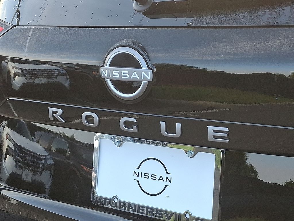 Thumbnail: 2026 Nissan Rogue - 10