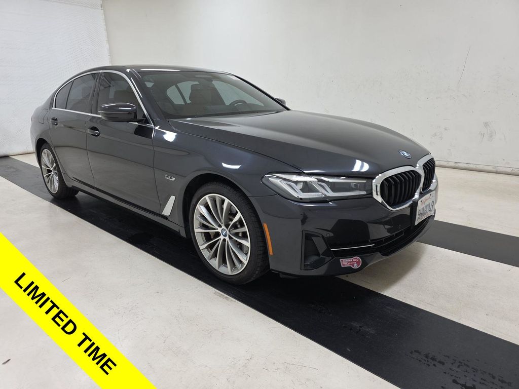 Gray (Dark Graphite) 2023 BMW 5 Series Sedan Rear-Wheel Drive 8-Speed Automatic