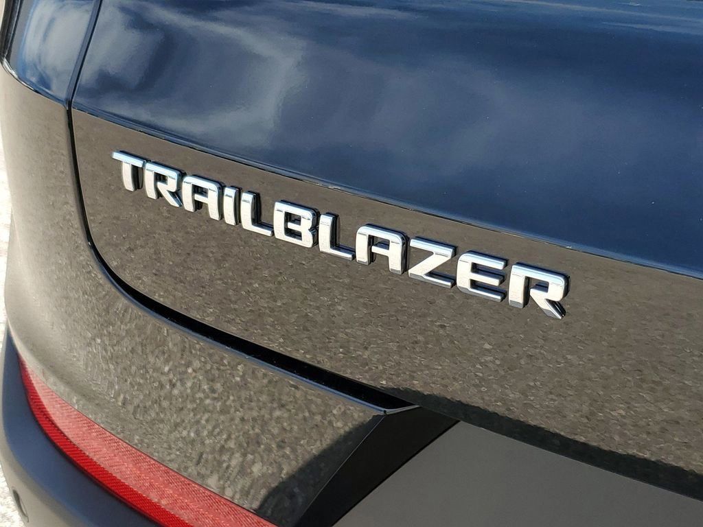 2025 Chevrolet TrailBlazer LT 8