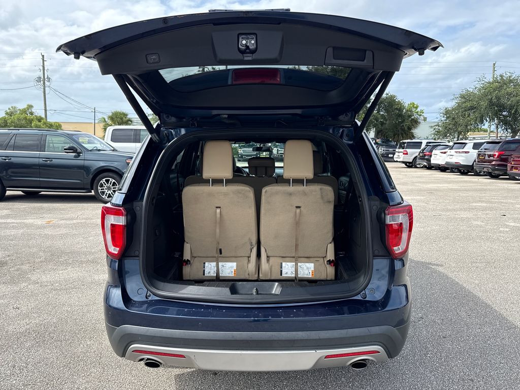 Used 2017 Blue Ford XLT image 30