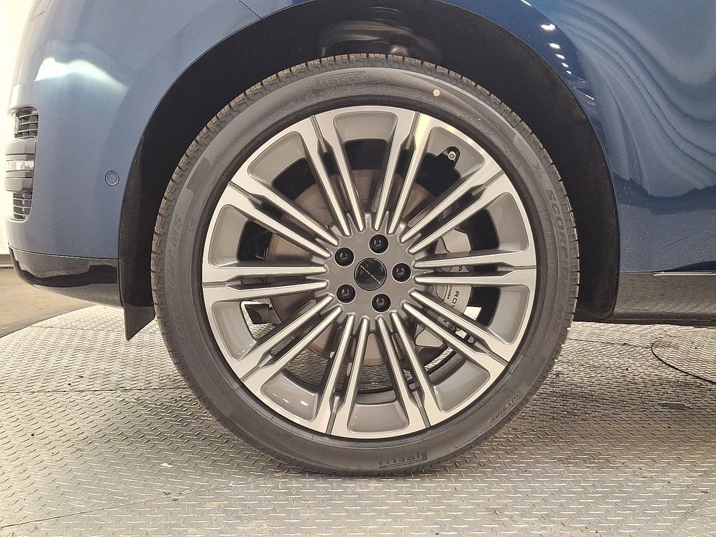 Thumbnail: 2026 Land Rover Range Rover - 5