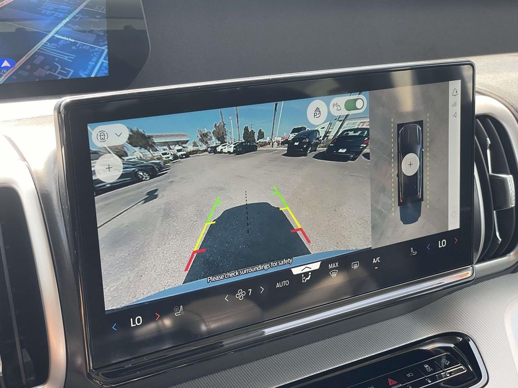 Used 2025 Ford Expedition Active 4D Sport Utility