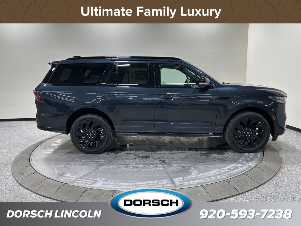 new 2025 Lincoln Navigator car, priced at $100,022