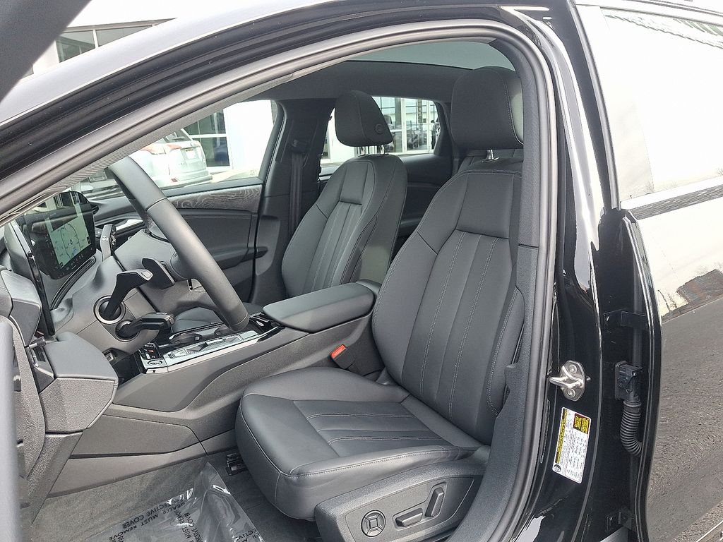 Thumbnail: 2025 Audi e-tron S - 13