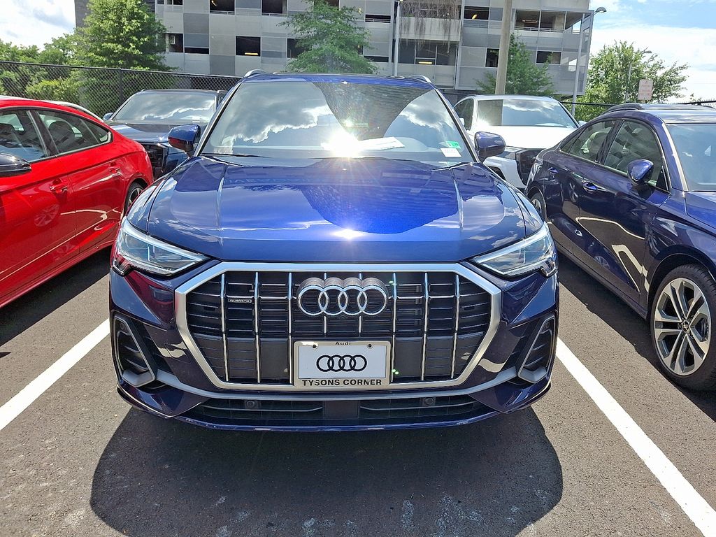 Thumbnail: 2025 Audi Q3 - 2