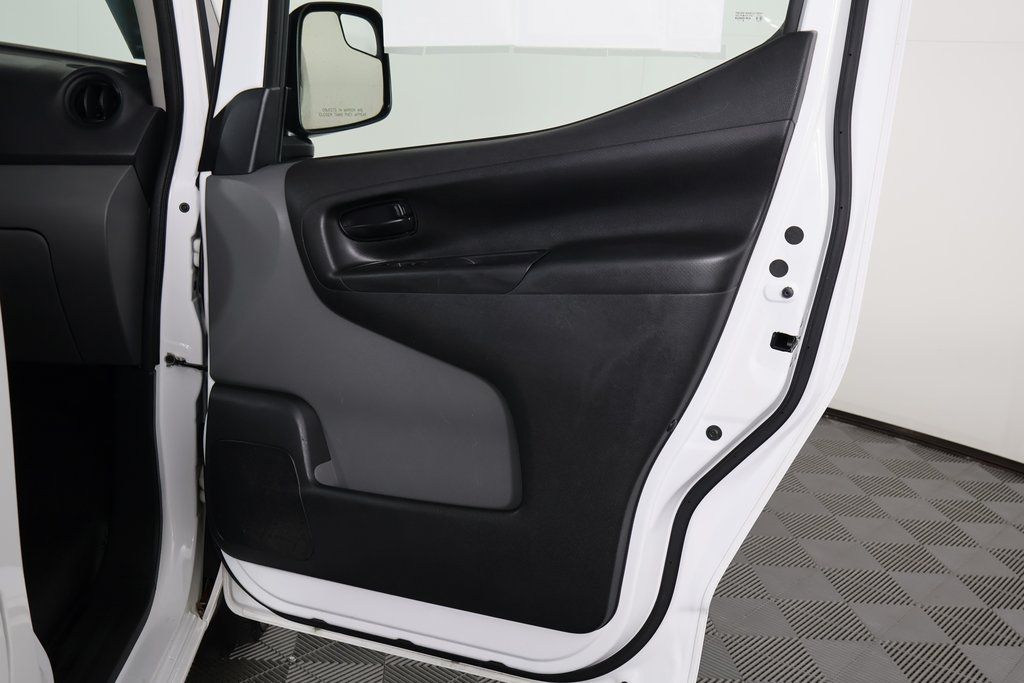 Thumbnail: 2020 Nissan NV200 - 10