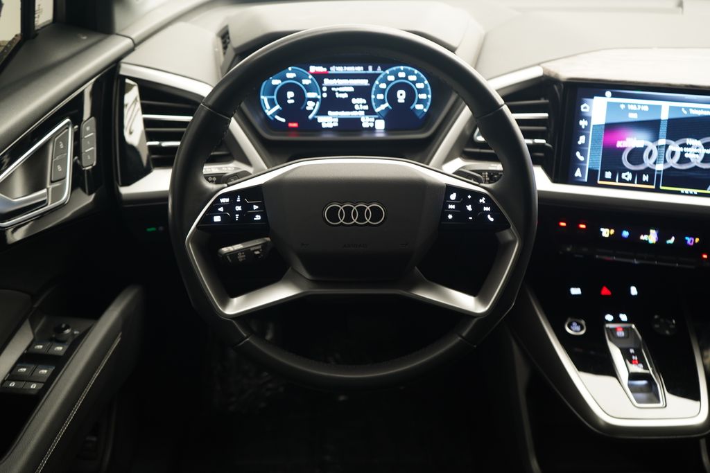 Thumbnail: 2023 Audi Q4 e-tron - 9