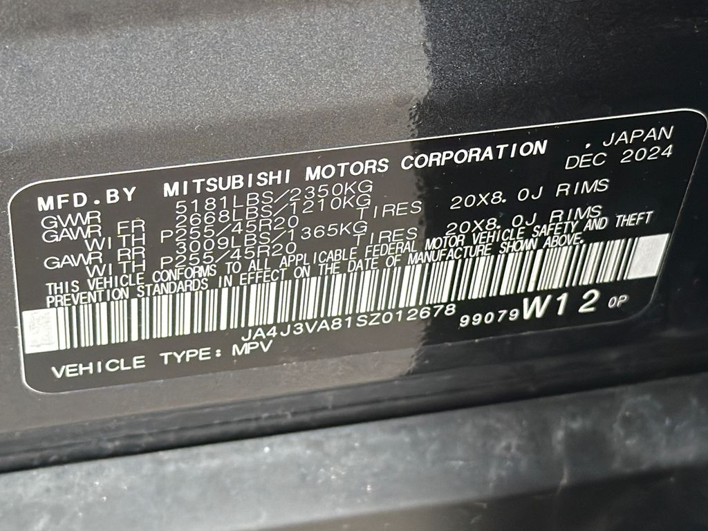 Used 2025 Cosmic Blue Metallic Mitsubishi SE image 34