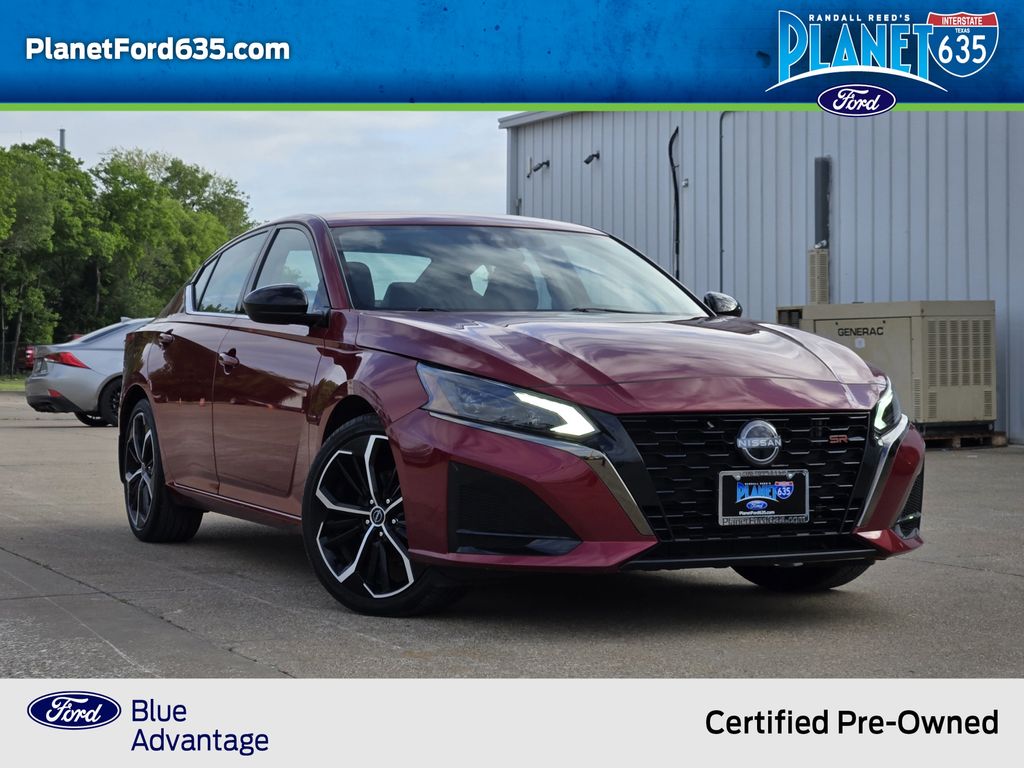 Red (Scarlet) 2024 Nissan Altima 2.5 SR FWD Sedan Front-Wheel Drive Continuously Variable Transmission