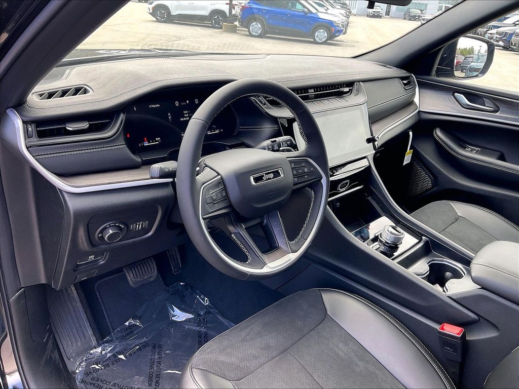 2026 Jeep Grand Cherokee L — photo 8