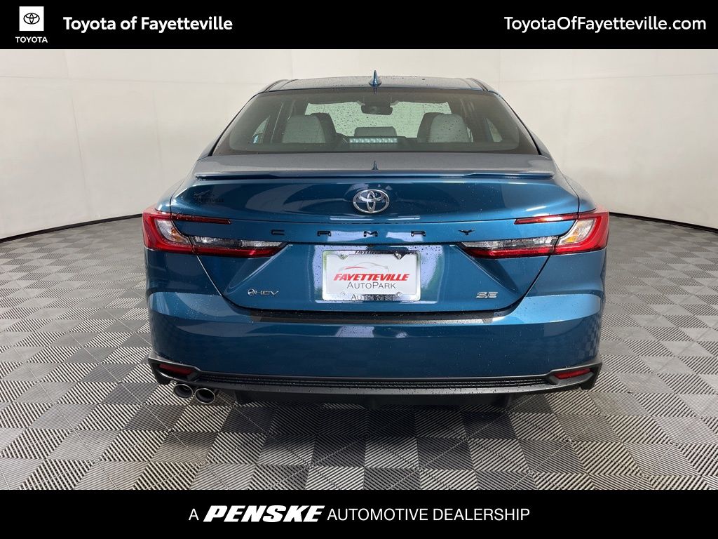 2025 Toyota Camry SE 10