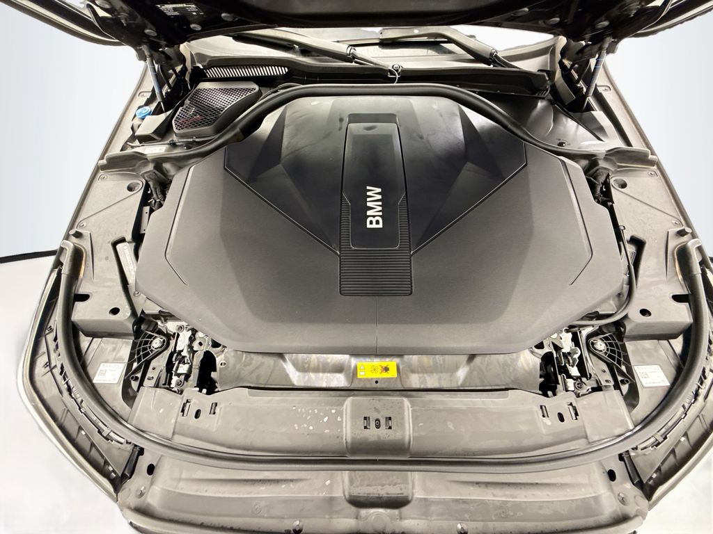 Thumbnail: 2026 BMW i5 - 28