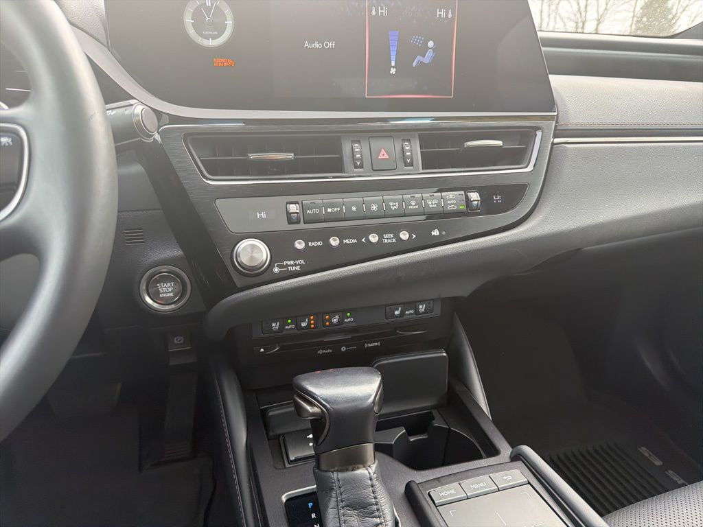 Thumbnail: 2022 Lexus ES - 16