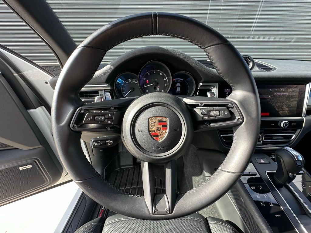 Thumbnail: 2023 Porsche Macan - 16