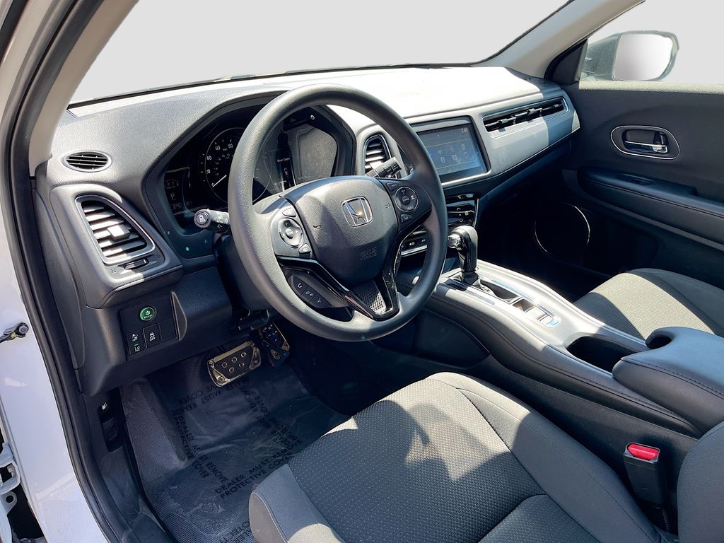 Used 2022 White Honda EX image 9