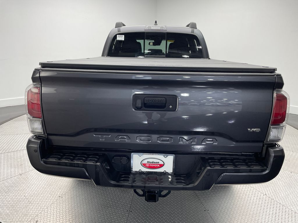 Thumbnail: 2022 Toyota Tacoma - 6