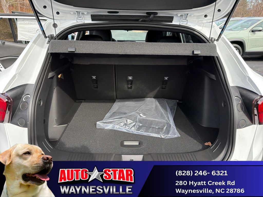 new 2025 Chevrolet Trax car, priced at $26,290