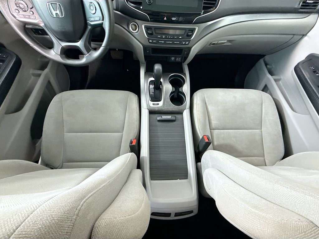 Thumbnail: 2020 Honda Pilot - 16