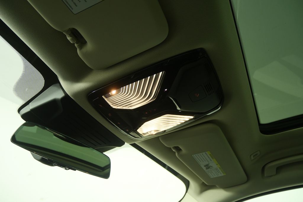 Thumbnail: 2025 BMW X7 - 27