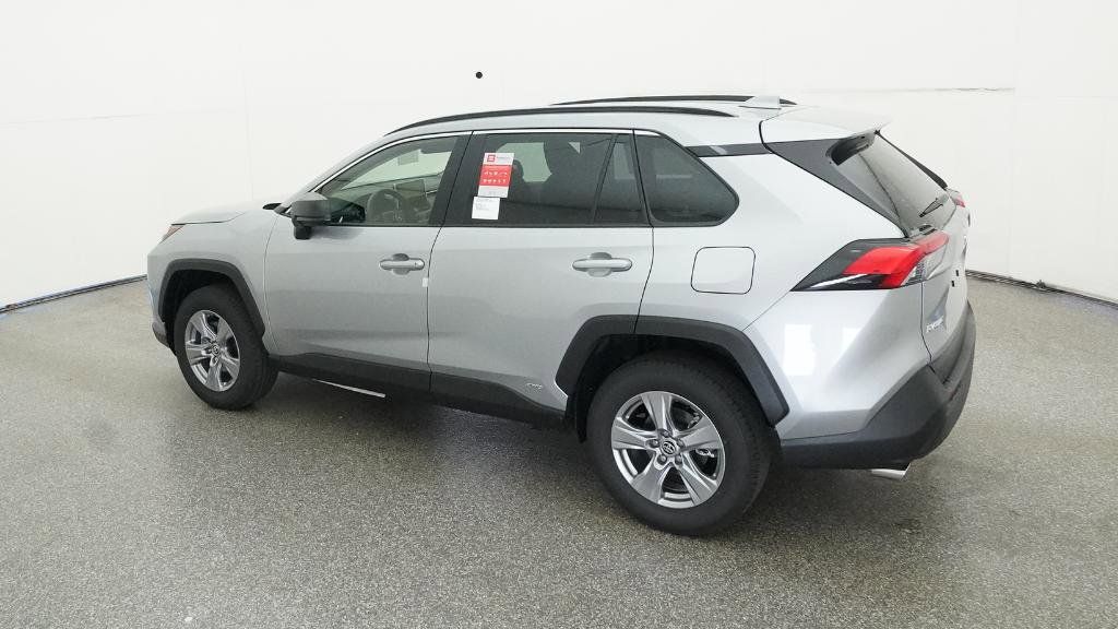 Thumbnail: 2025 Toyota RAV4 - 14