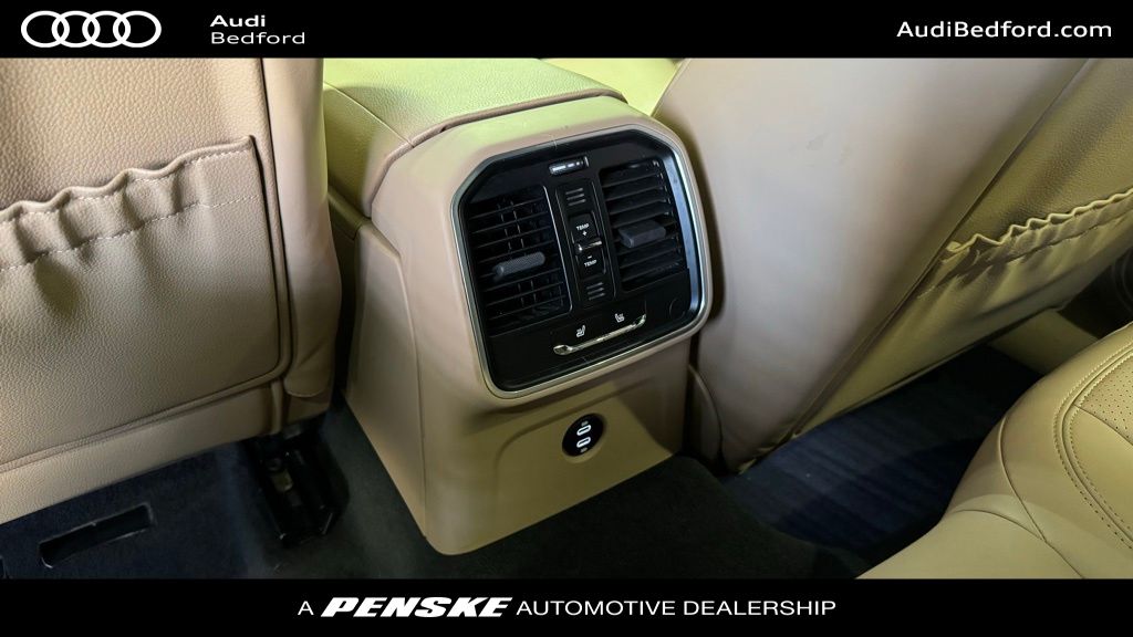 Thumbnail: 2020 Porsche Macan - 20