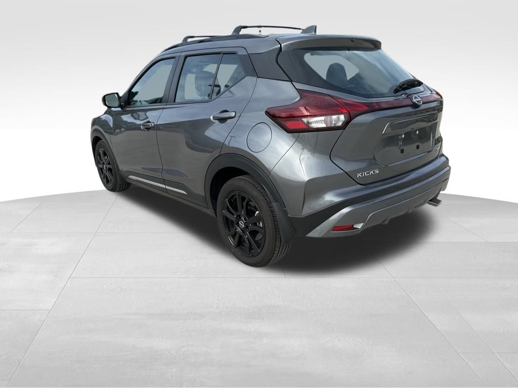 2023 Nissan Kicks SR 6