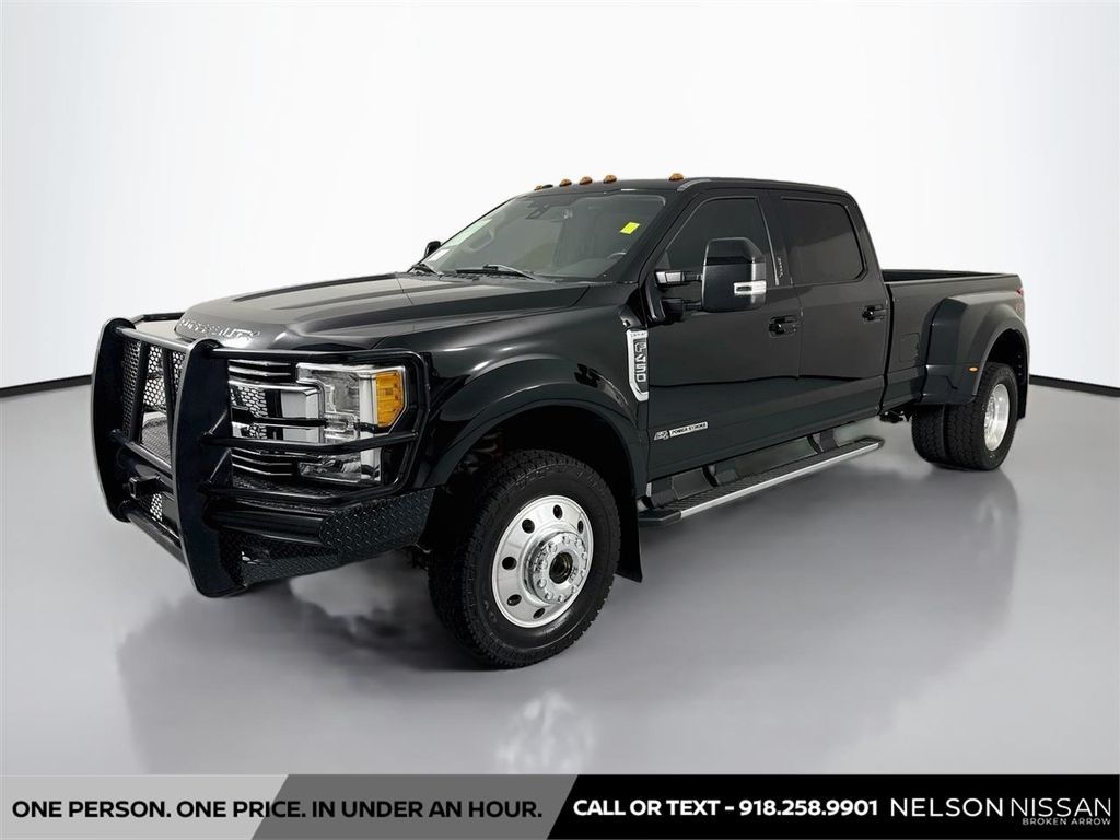 2017 Ford F-450 Super Duty Lariat Crew Cab LB DRW 4WD