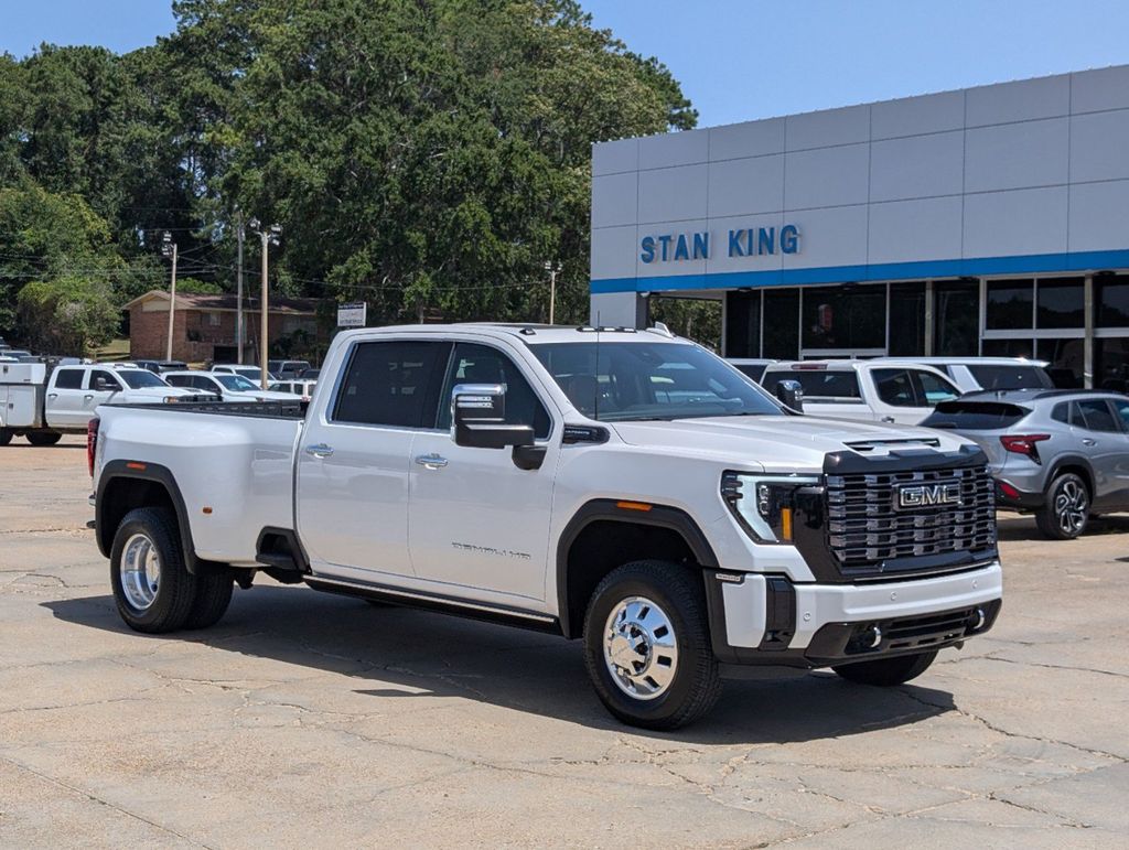 White Frost 2025 GMC Sierra 3500HD Pickup Truck Four-Wheel Drive Automatic