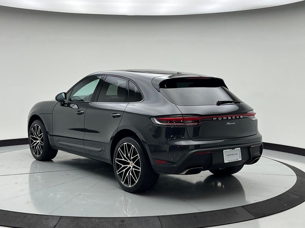 Thumbnail: 2024 Porsche Macan - 3