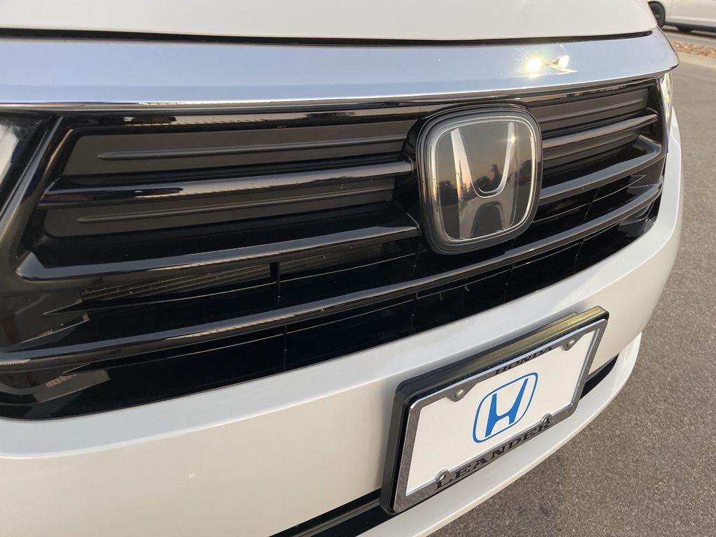 Thumbnail: 2023 Honda Odyssey - 15