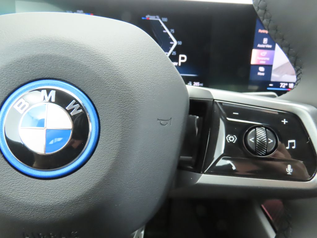 Thumbnail: 2026 BMW i5 - 12