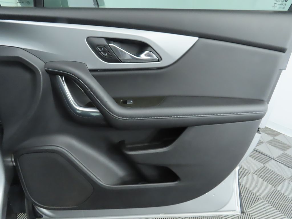 Thumbnail: 2020 Chevrolet Blazer - 25