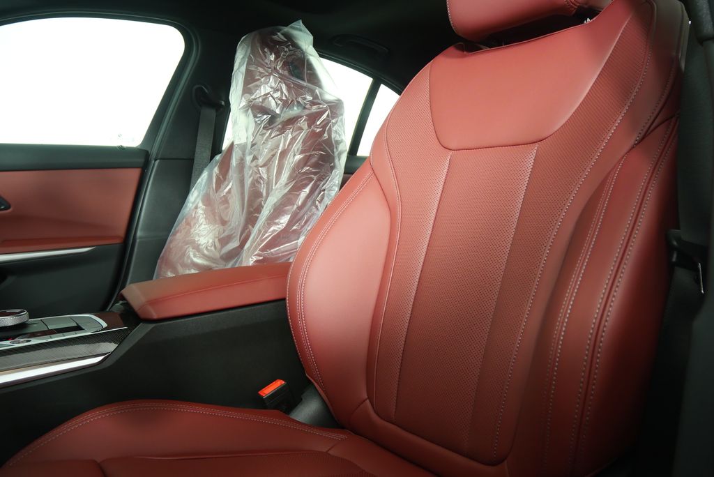 Thumbnail: 2026 BMW 3 Series - 10