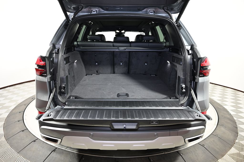 Thumbnail: 2026 BMW X5 - 10