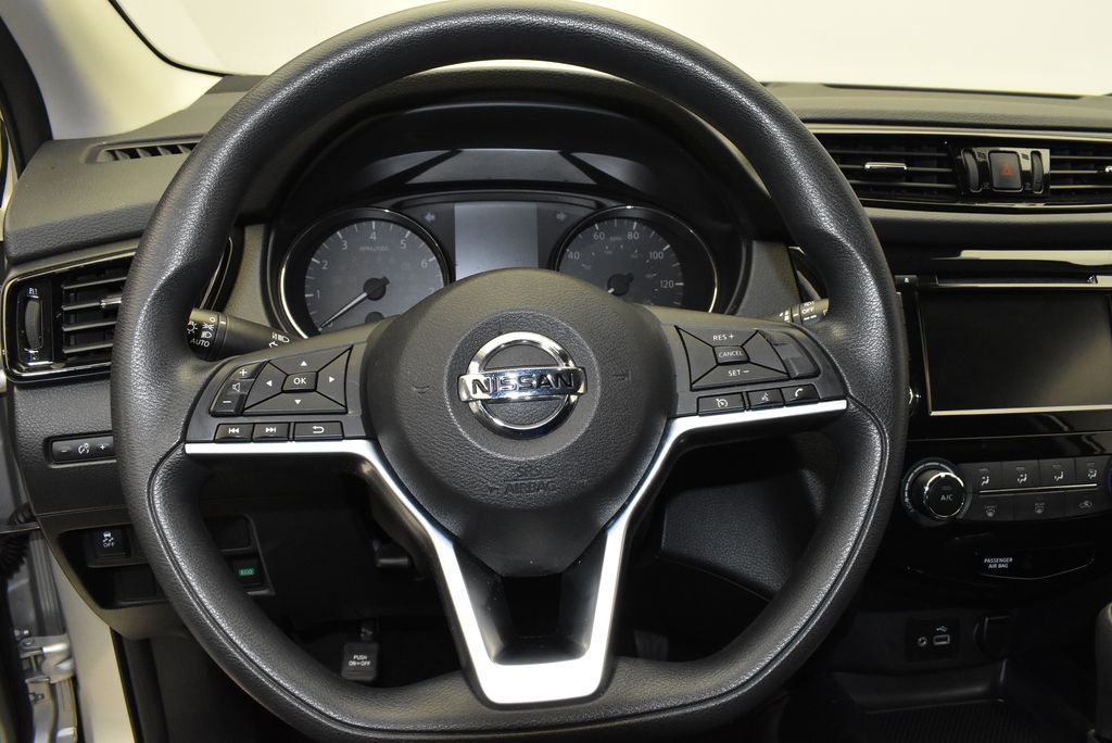 2021 Nissan Rogue Sport S 19