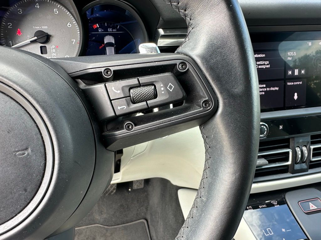 Thumbnail: 2023 Porsche Macan - 18