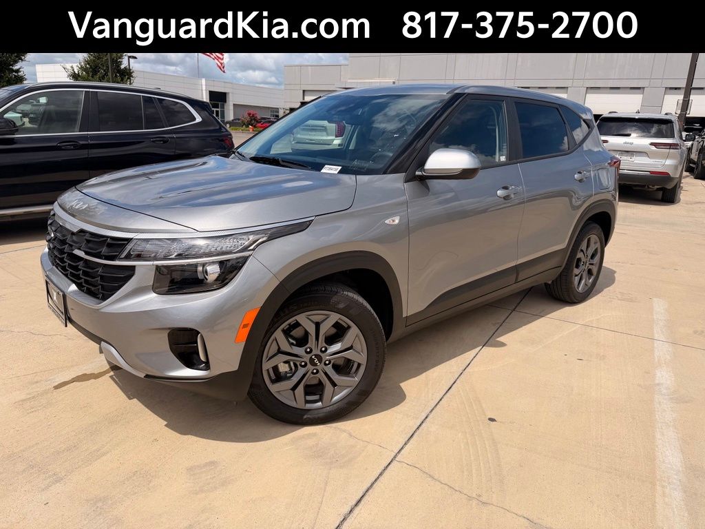 Gray 2026 Kia Seltos LX AWD SUV / Crossover All-Wheel Drive Continuously Variable Transmission