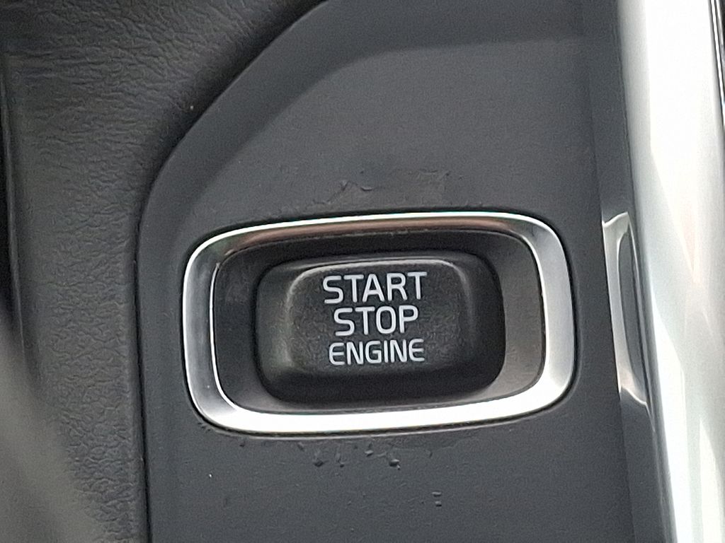 Thumbnail: 2015 Volvo XC60 - 24