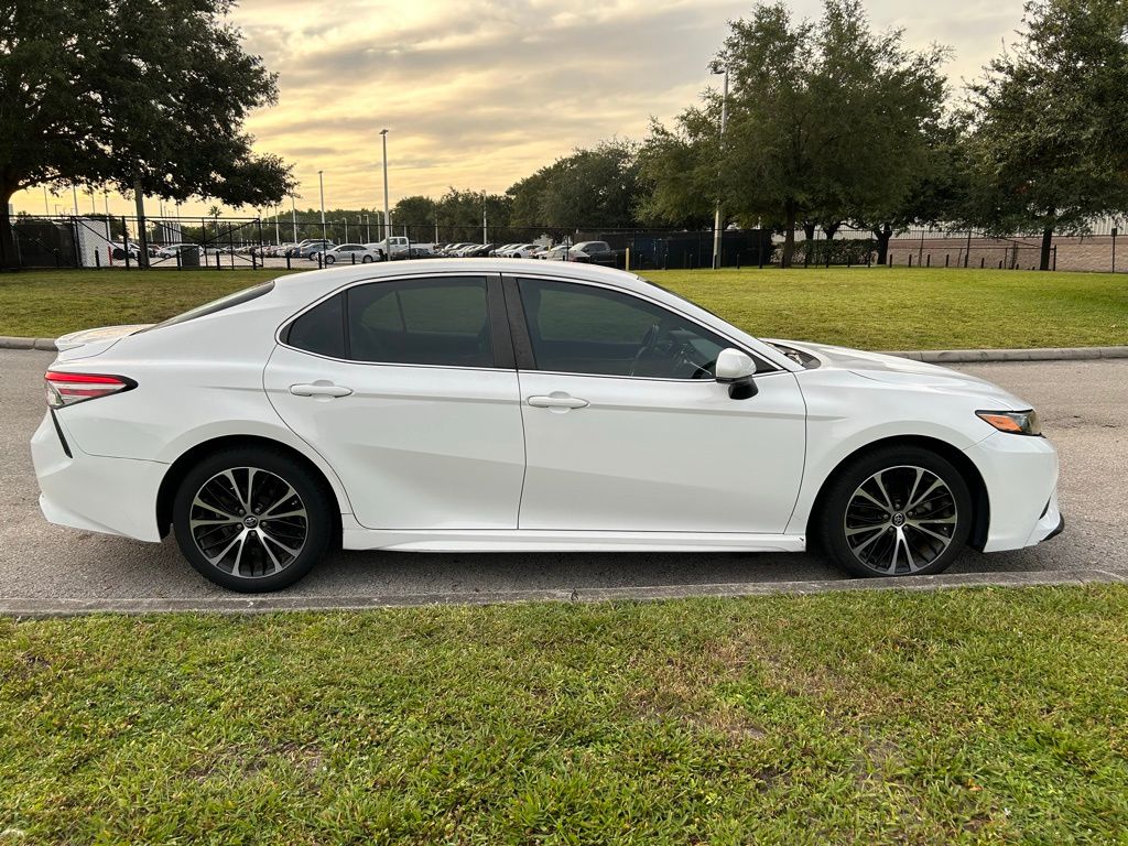 Thumbnail: 2018 Toyota Camry - 6