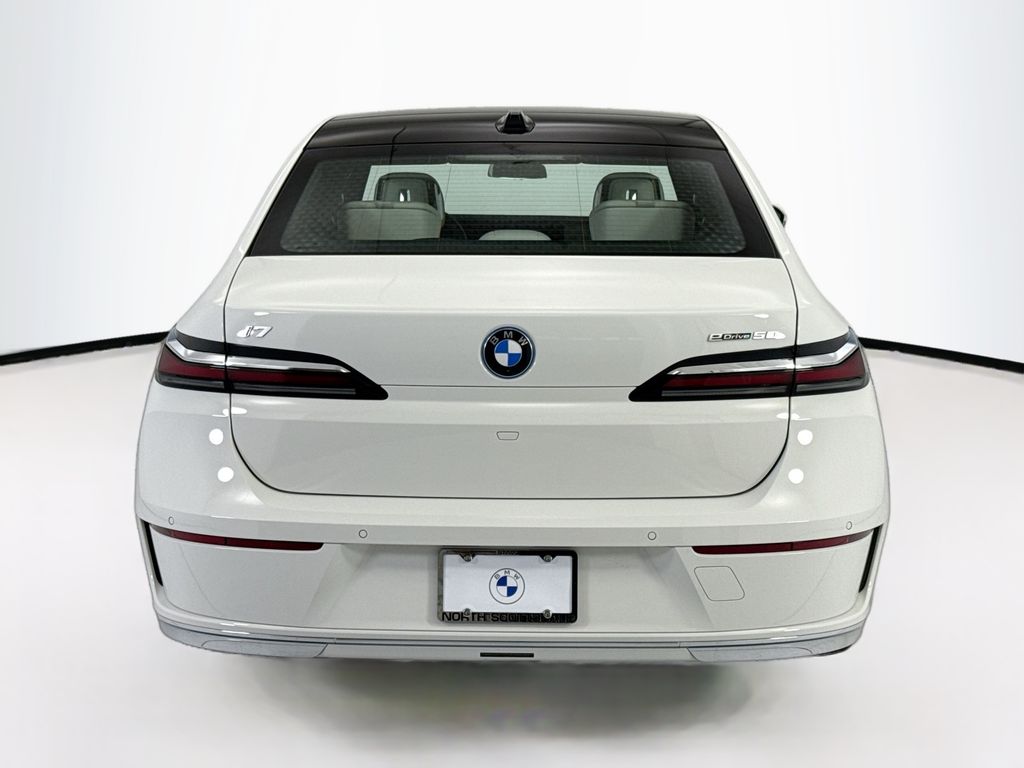 Thumbnail: 2026 BMW i7 - 6