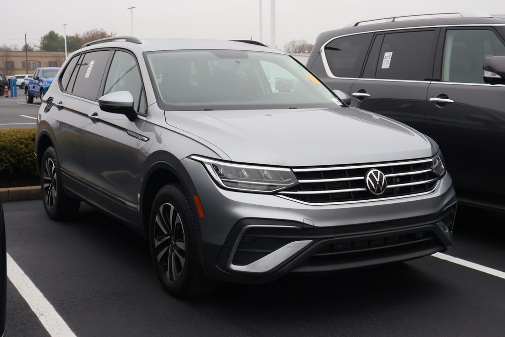 Thumbnail: 2022 Volkswagen Tiguan - 3